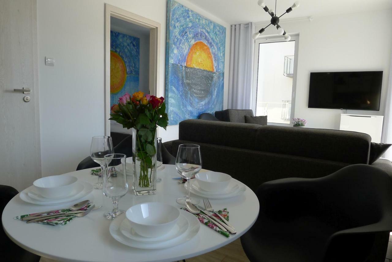 Impresja 42 Apartament Z Garazem Kołobrzeg Exteriör bild